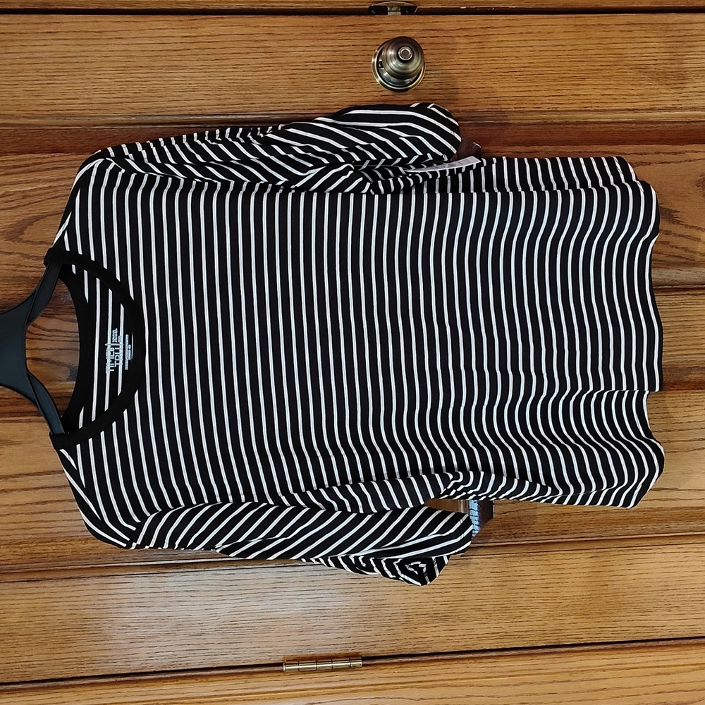 Time & Tru Black and White Striped Puff/Rusched Sleeve Top NWT XXXL (22)